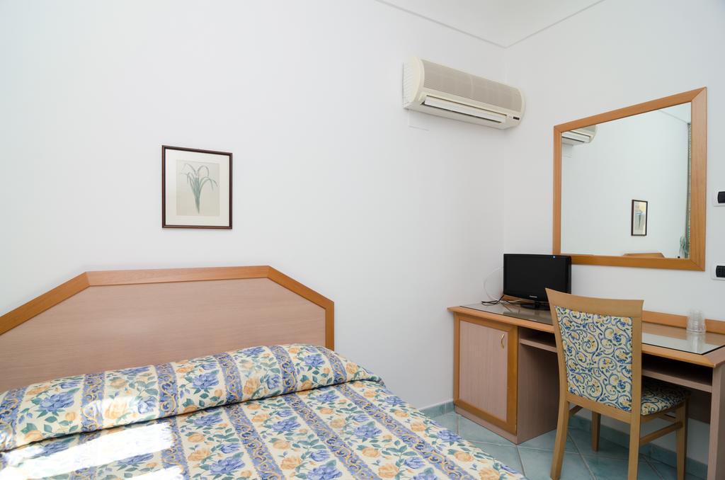 La Capannina - Hotel & Apartments 이스키아 외부 사진