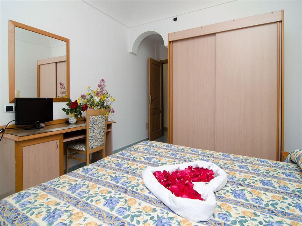 La Capannina - Hotel & Apartments 이스키아 외부 사진